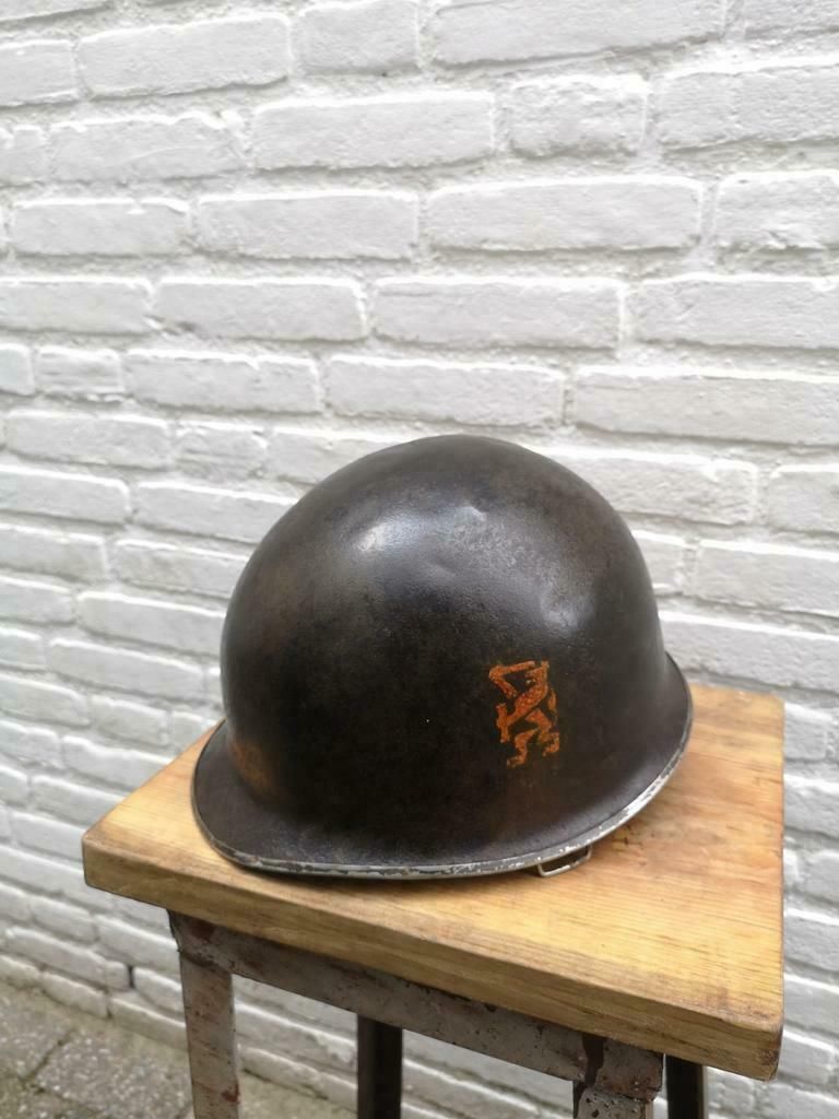 Amerikaanse M1 helm gebruikt door stoottroepen of BS
