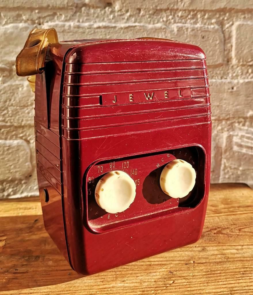 1947 Batterij radio met lampen merk Jewel type Tee-Nee 814