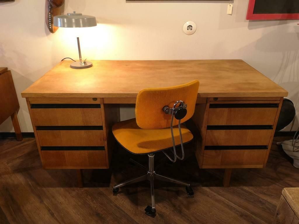Vintage 1960s teakhouten bureau met zes laden