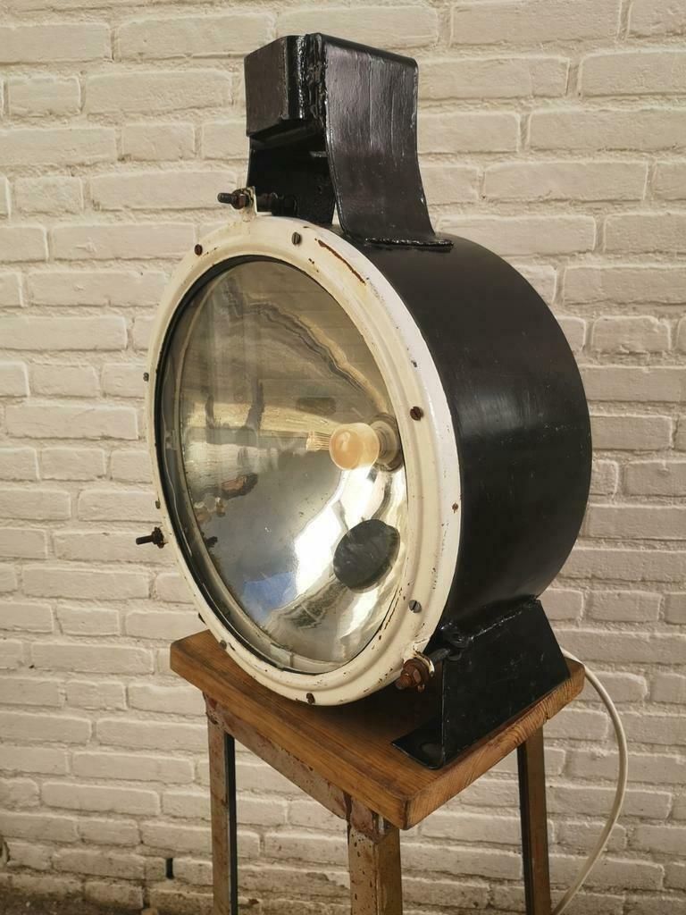 Grote oude industriële lamp zoeklicht 1960s